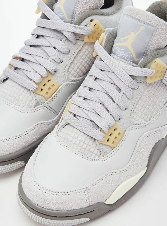 Air Jordan 4 SE Photon Dust