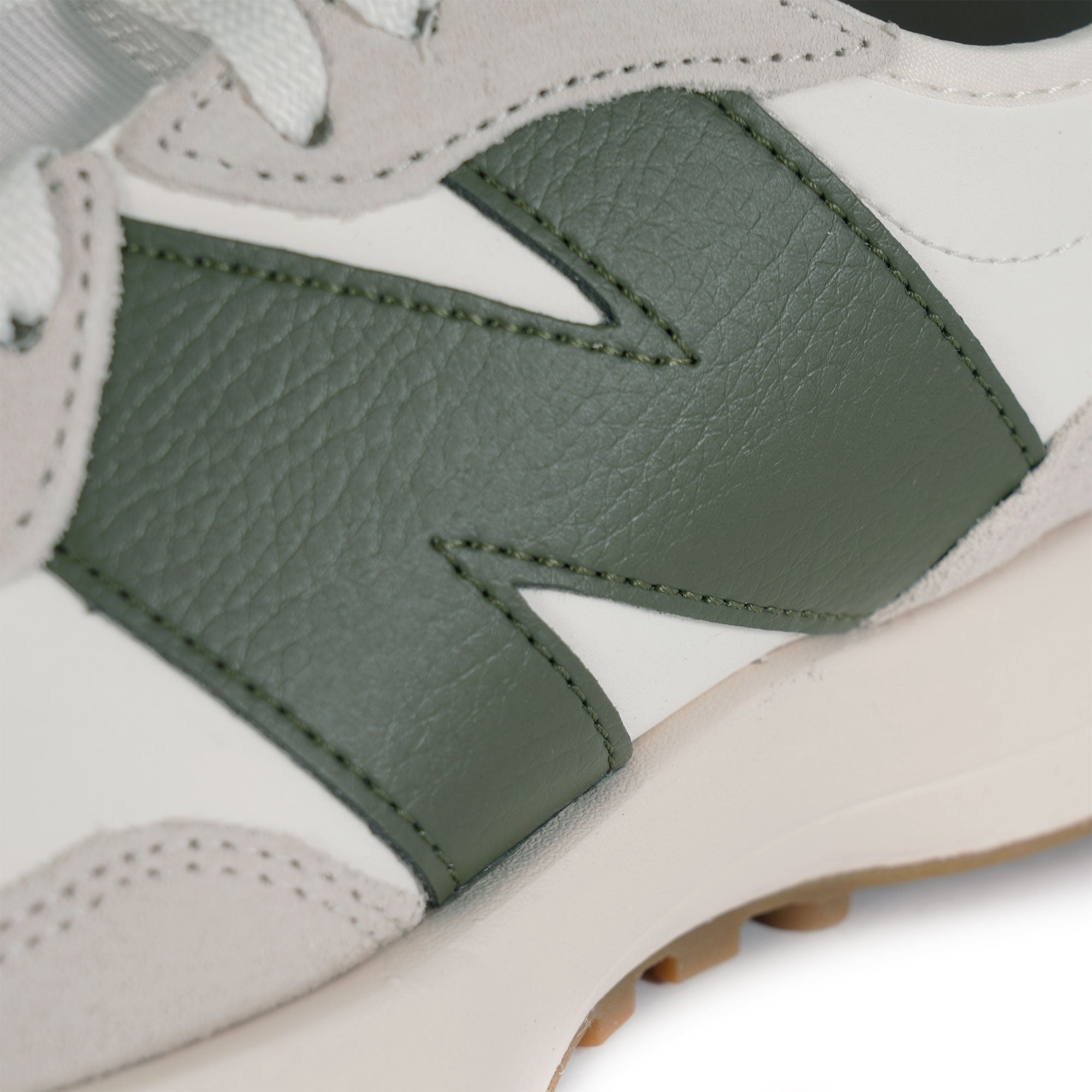 New balance 327 in color white/green