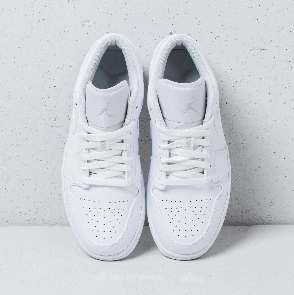 Air Jordan 1 Low in color pure Platinum-white