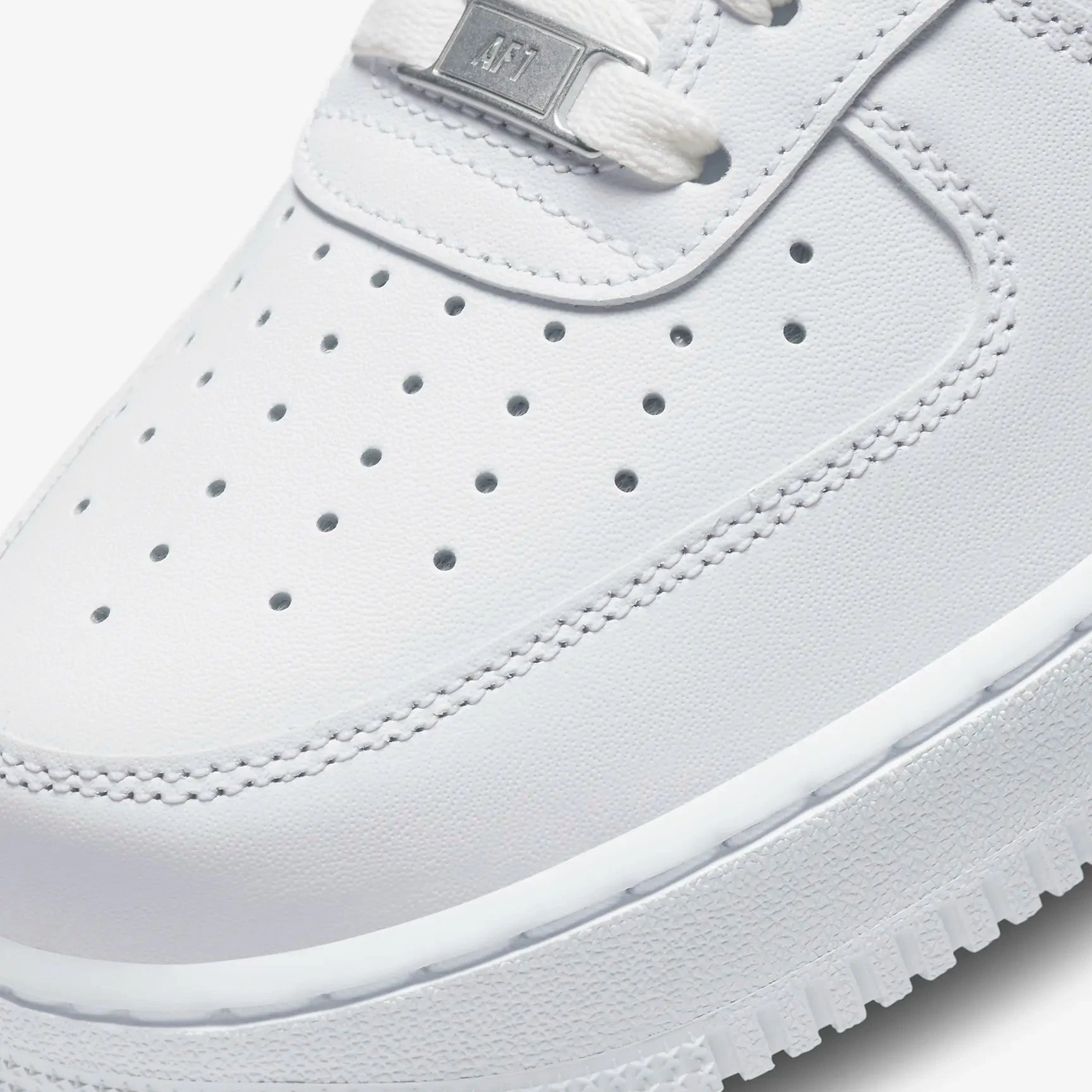 Nike Air Force 1 Low in color all white