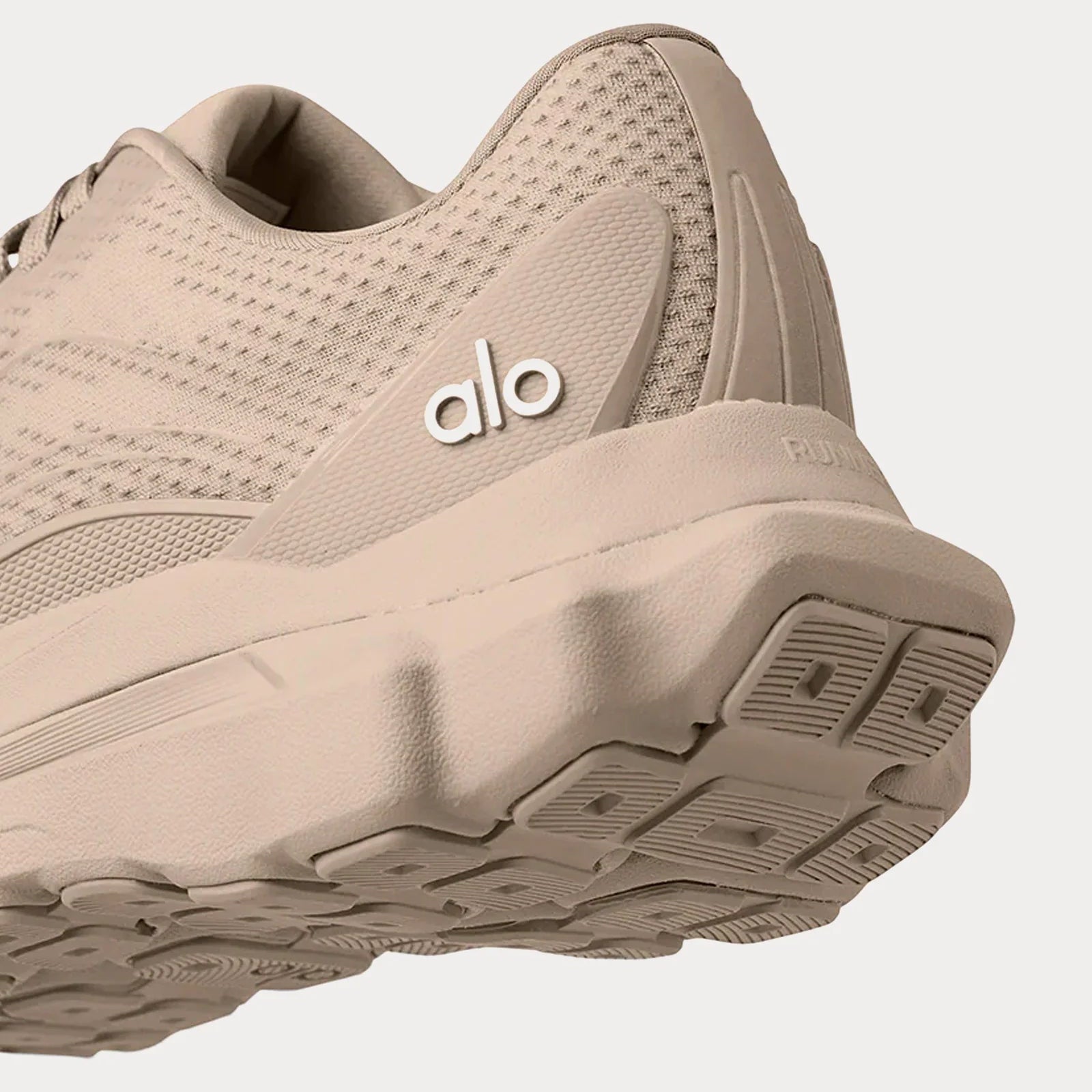 Alo Runner Gravel
